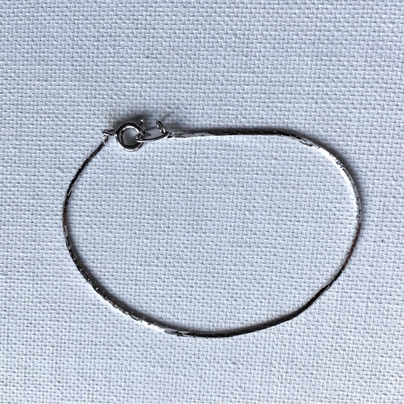 Set of Three Silver Tone Ankle Bracelets 1 X Avon Dolphin 1 X Filigree 1 X Plain - Picture 4 of 4